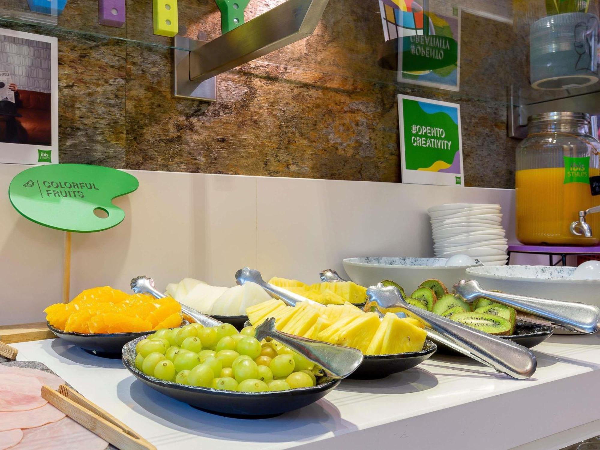 Ibis Styles Madrid Prado — Foto 1